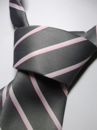 Tying a Necktie - Links to Make it Easy. The Links Site