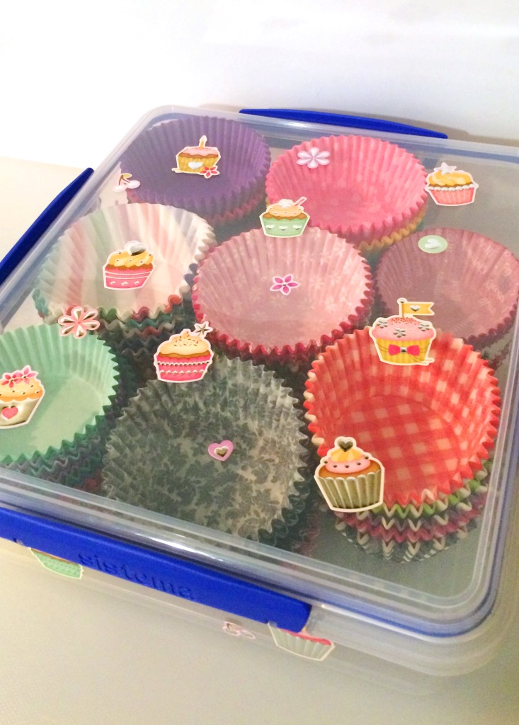 Cute Storage for Cupcake Liners - thelinkssite.com