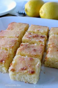 Delicious Lemon Cake with Lemon Drizzle Topping! thelinkssite.com