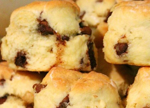 Easy and Delicious Chocolate Chip Scones